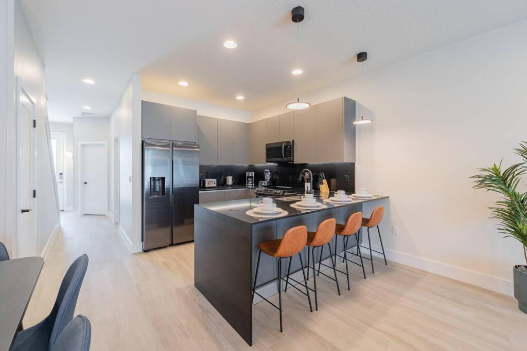 **Brand New** Luxurious Decor Townhouse With Private Pool Hit17145 Villa Orlando Luaran gambar